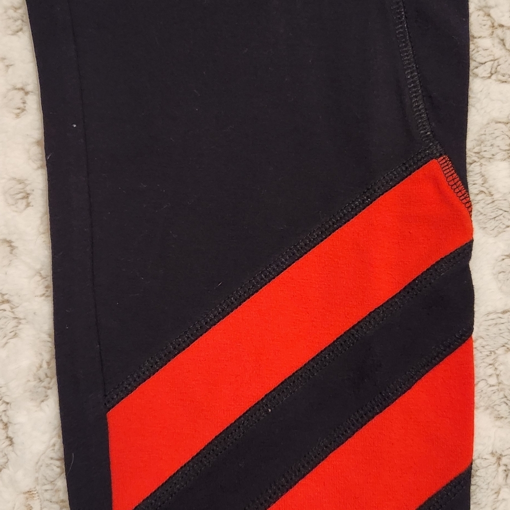 NWT Flirtitude Active 7/8 XL Leggings with pockets and red line design NWT - Picture 5 of 8